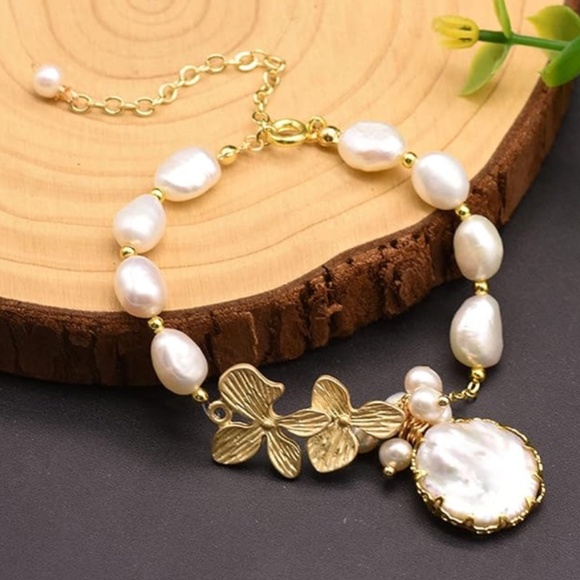 18k Gold Baroque Pearl Earrings & Bracelet Set - Picture 3 of 8